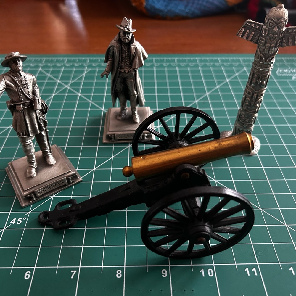 Lot Vintage Hudson Pewter MWFP Civil War Generals and Cast Iron Canon Miniatures